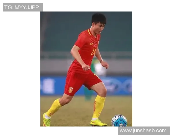 足球一号后卫球星是谁 解析全球顶级防守球员的风采与成就