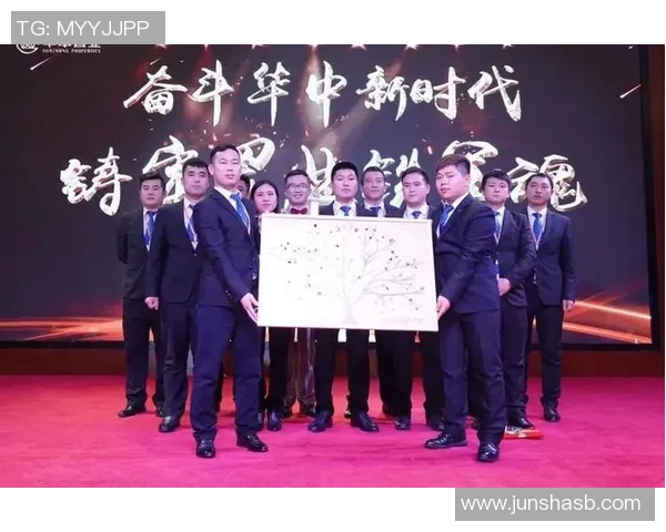 足球球星在困境中展现坚强意志不屈精神突破自我成就辉煌人生