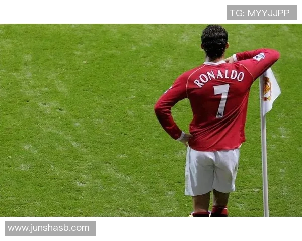 顶级足球巨星背后的真实生活揭秘:从训练到私人时光的一切展现